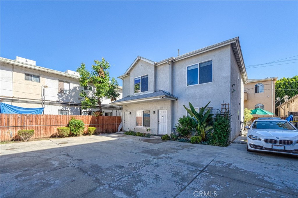 $2,500/month 1242 N Las Palmas Av Los Angeles CA, 9003864086609015811122