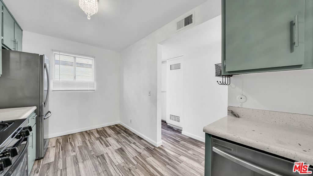 223 S Acacia Avenue #211, Compton CA, 9022063659260219651122