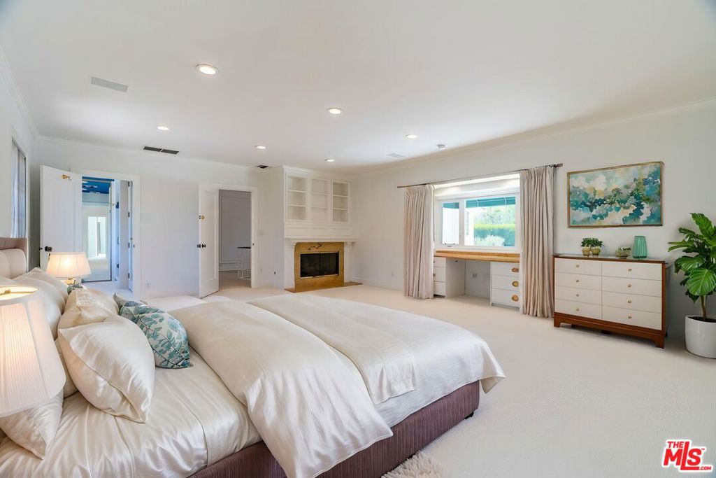 721 N Linden Drive Beverly Hills CA, 9021063625683877123122