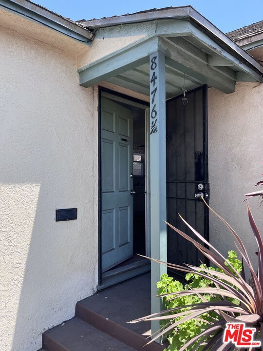 8472 S Main Street 8476 1/2 Los Ángeles CA, 9000364130750980609121