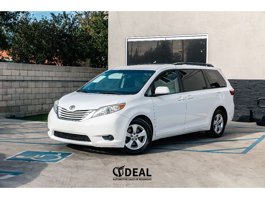 2017 TOYOTA SIENNA LE63323141763969124