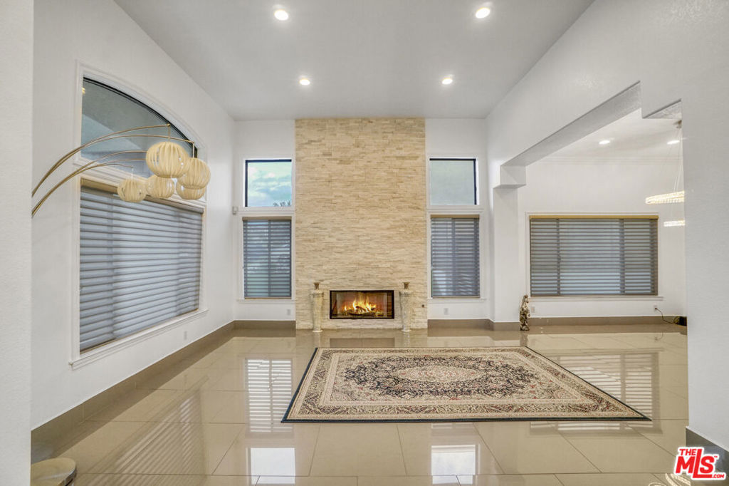 17764 Sidwell Street Granada Hills CA, 9134463710238333697121