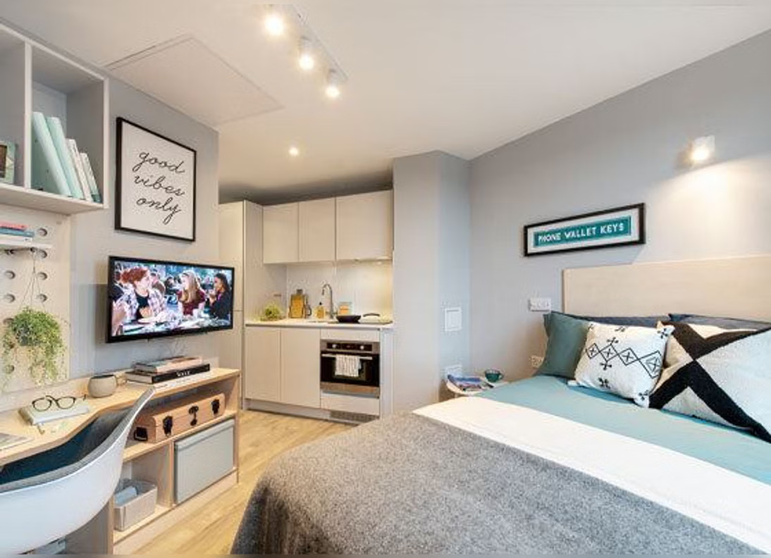 Hillside House, Sheffield Studio Premium