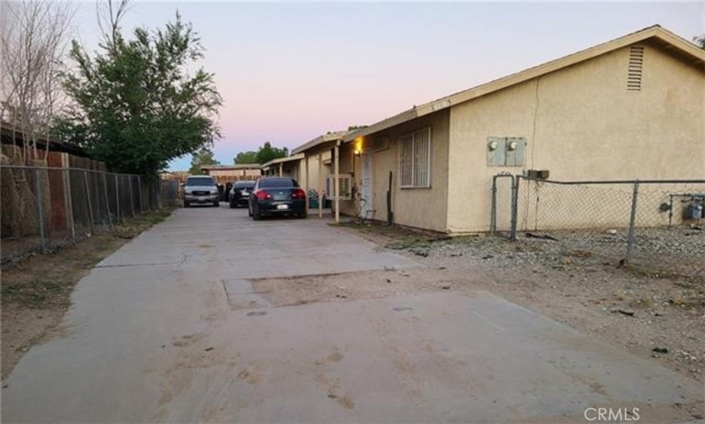 $1,725/month 18605 New Hampshire A Adelanto CA, 9230164064801976834122