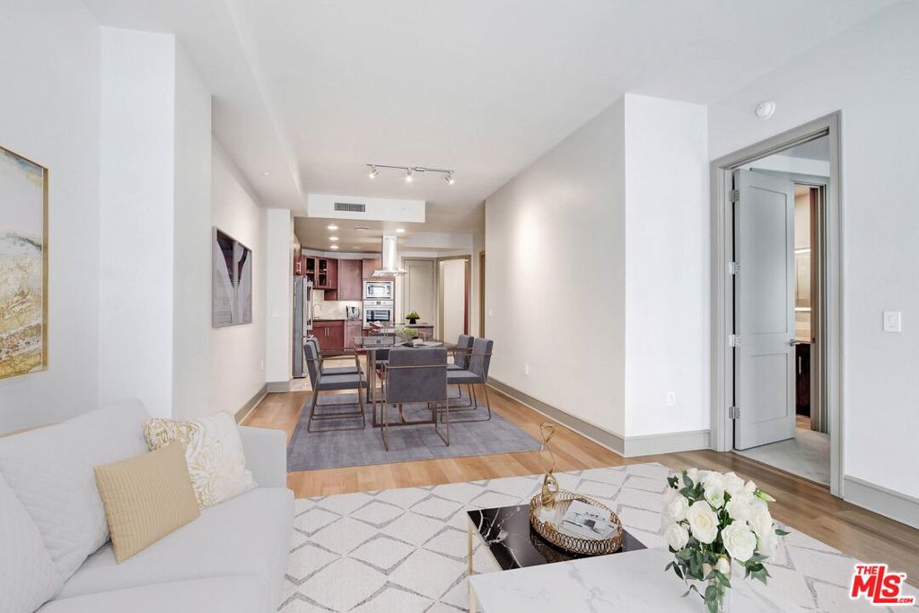 10700 Wilshire Boulevard 208 Los Angeles CA, 9002464108073259777121