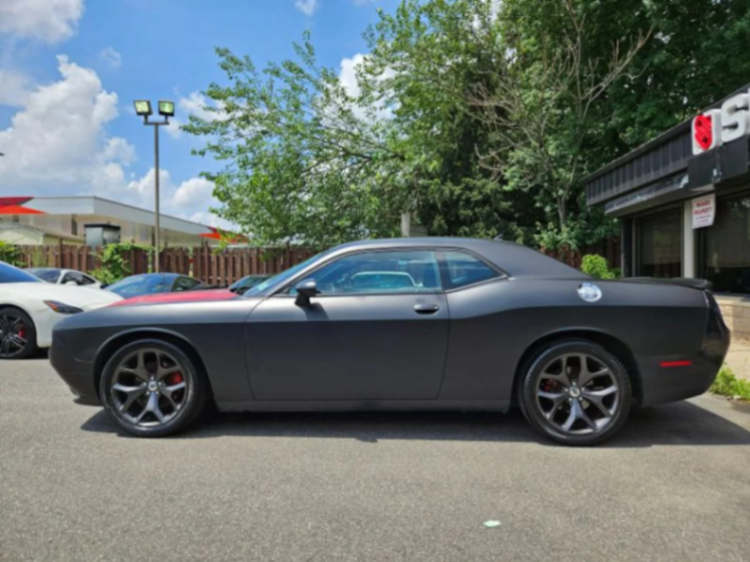 Pre-Owned 2017 Dodge Challenger SXT Plus Coupe 2D63270962240257120