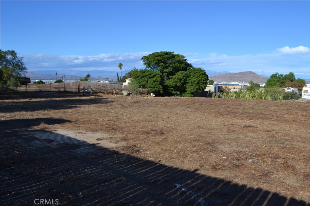 1 Decker Road, Perris CA, 9257063611131068801122