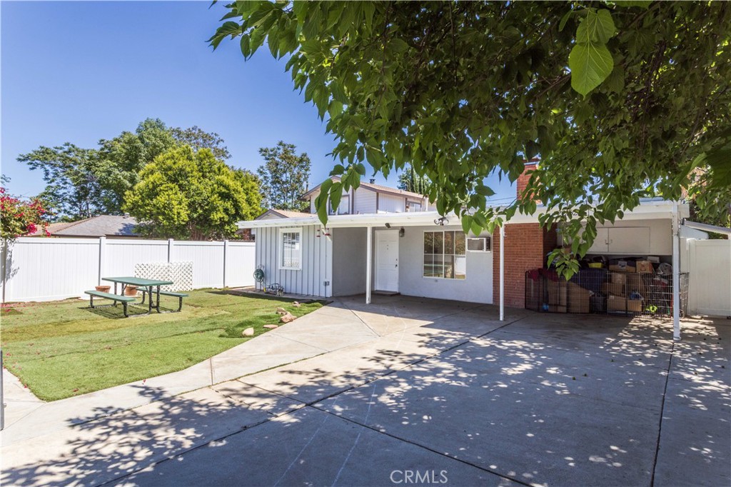 22152 Schoolcraft Street, Canoga Park CA, 9130363701430645891122