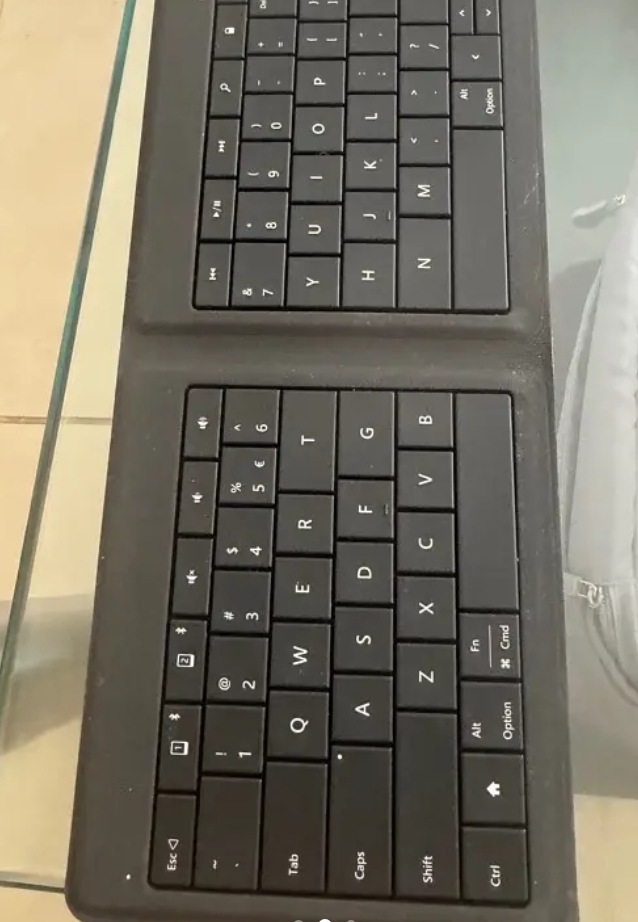 Microsoft foldable keyboard ( Bluetooth)65060894077441120