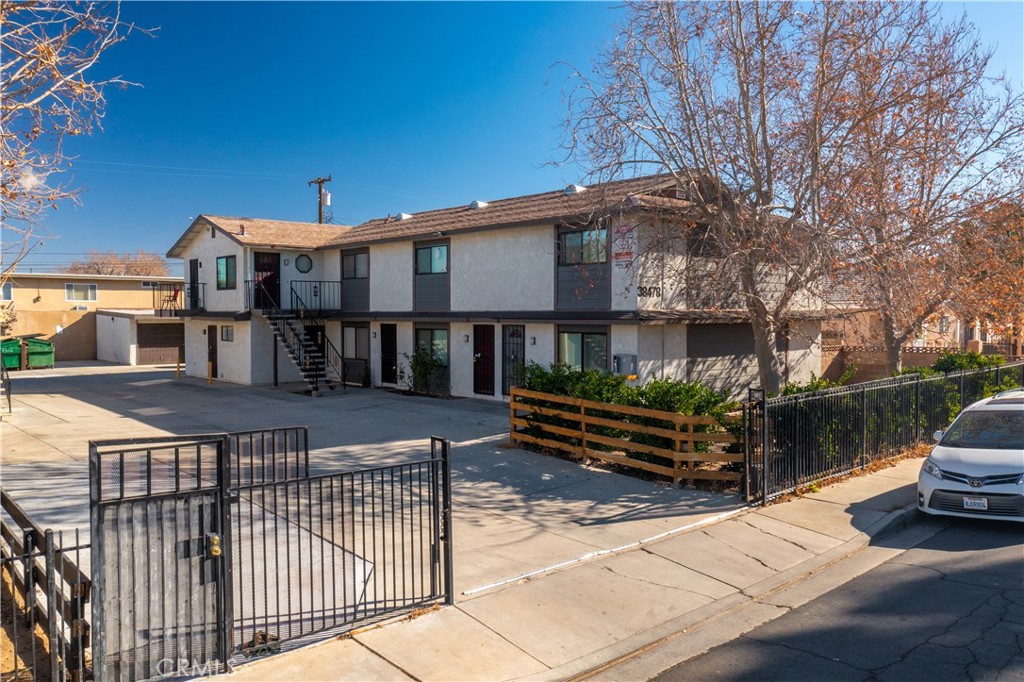 $2,200/month 38478 Larkin B Palmdale CA, 9355064046022099458120