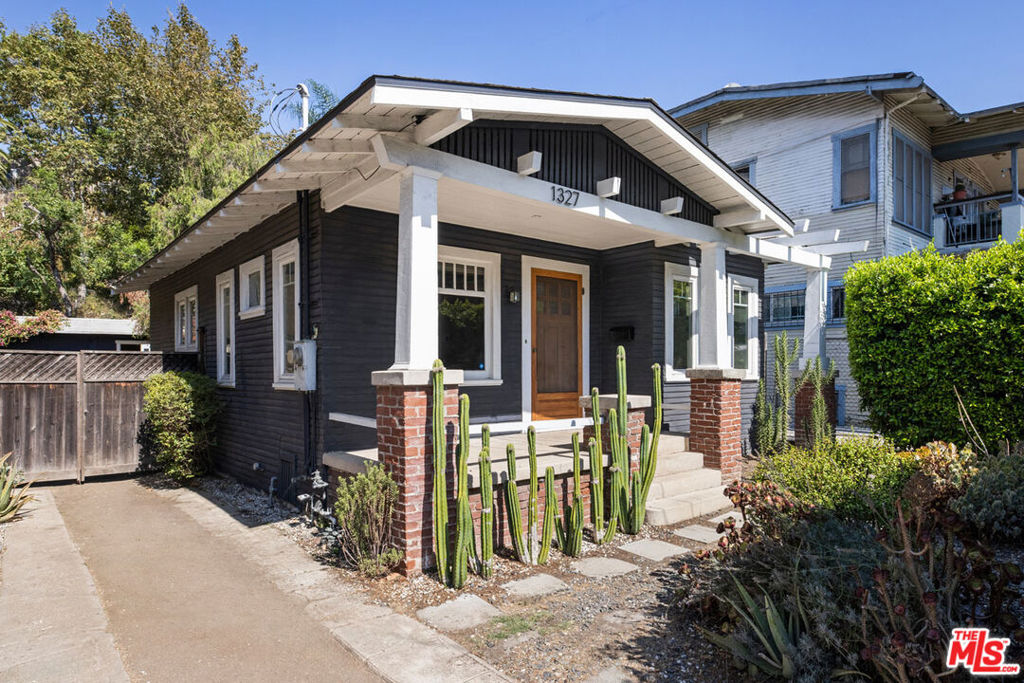 1327 Portia Street Los Angeles CA, 9002663634918552579121