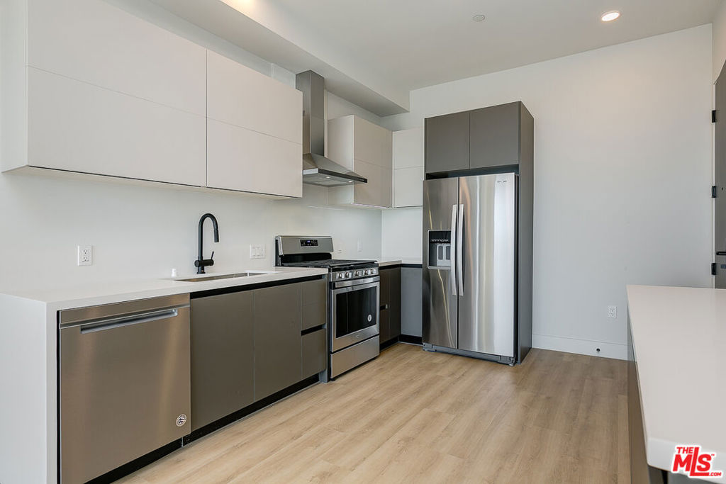 3833 Dunn PH2 Culver City CA, 9023264130273142657121