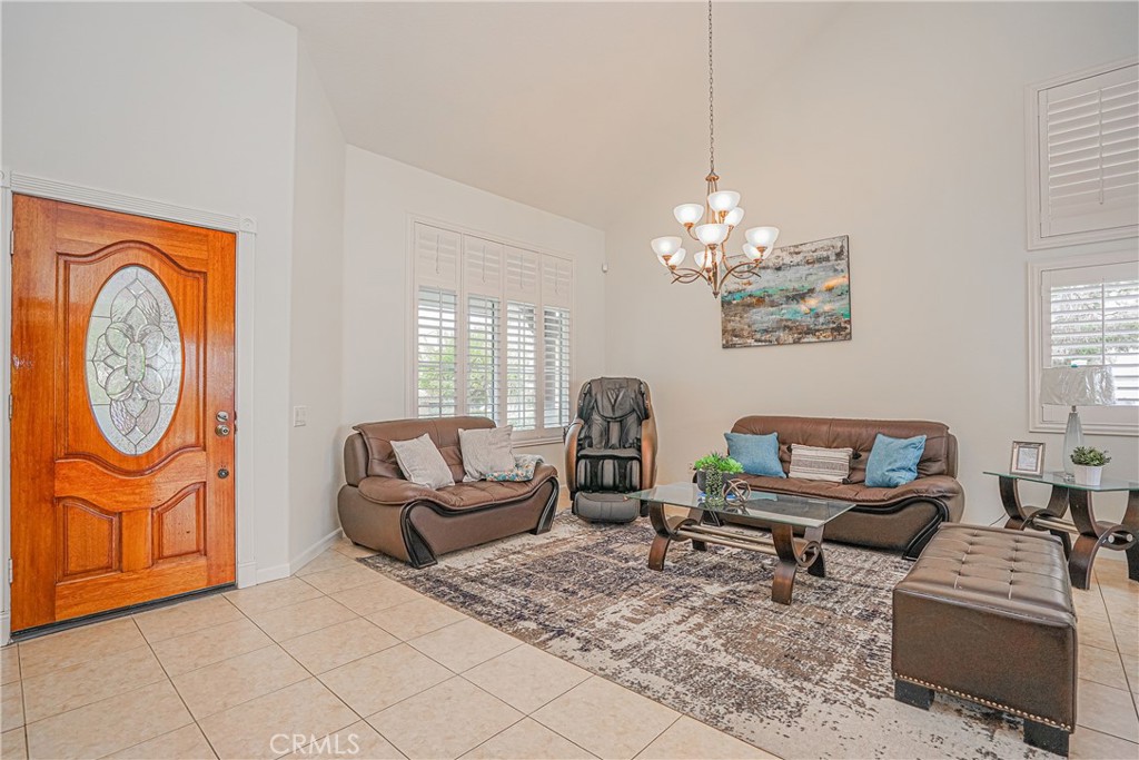 2261 Whiteoak Lane, Corona CA, 9288263701413800833122