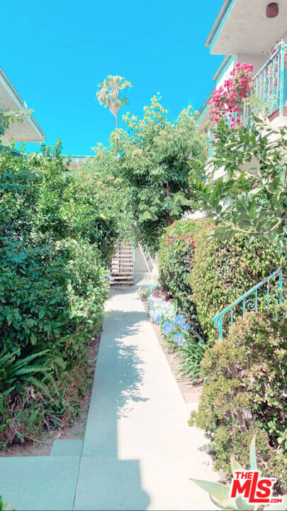 11081 ROSE Avenue 10 Los Angeles CA, 9003464113107329282121