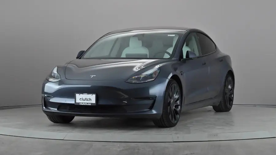 2022 Tesla Model 364821757708675122
