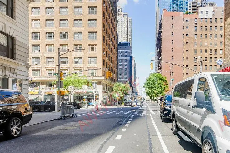 161 W 54th St 149263655588825987121