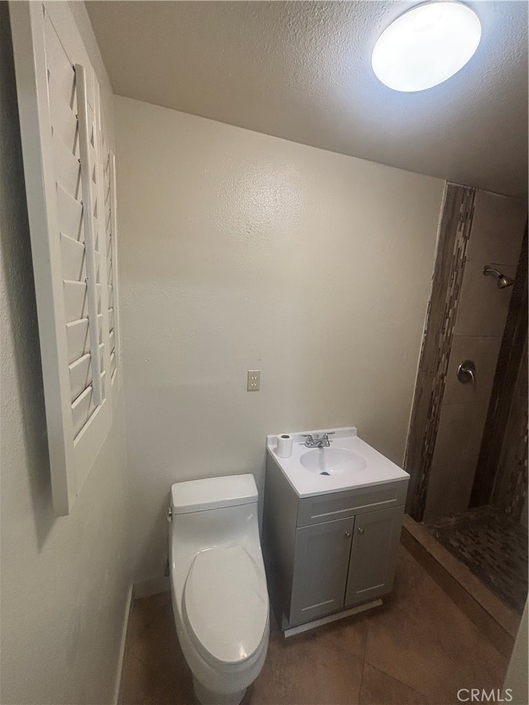 $2,700/mes 5540 Trail Canyon Jurupa Valley CA, 9715264134358503555121