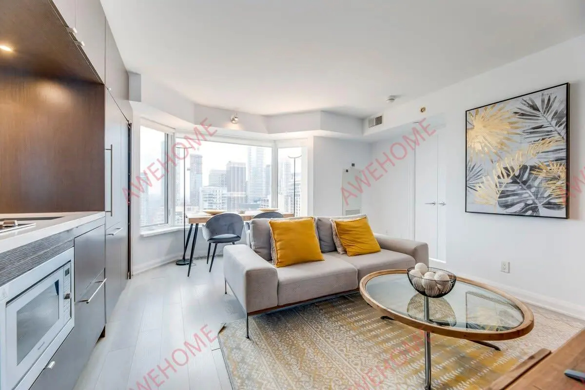 Crown Jewel of Yorkville63746525551747122