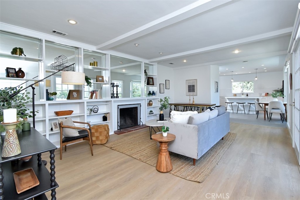 3753 Berry Drive Studio City CA, 9160463626160227971121