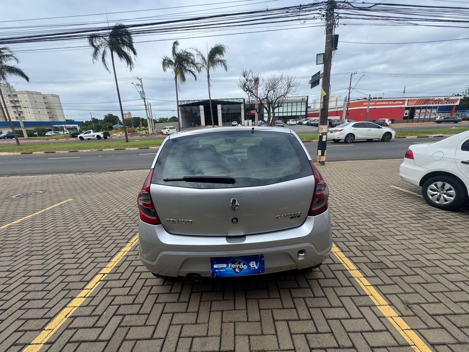 Sandero Expression 1.6 Prata 200965003516134147124
