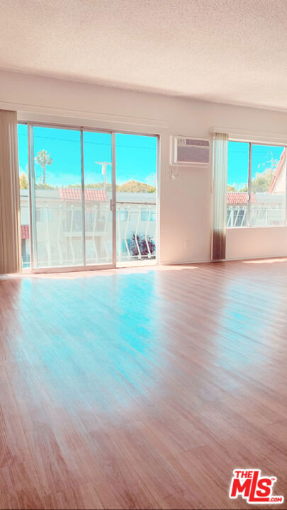 11081 ROSE Avenue 10 Los Angeles CA, 9003464113107329282120