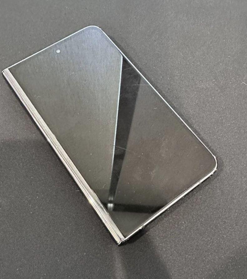 Google pixel fold64983833202049120