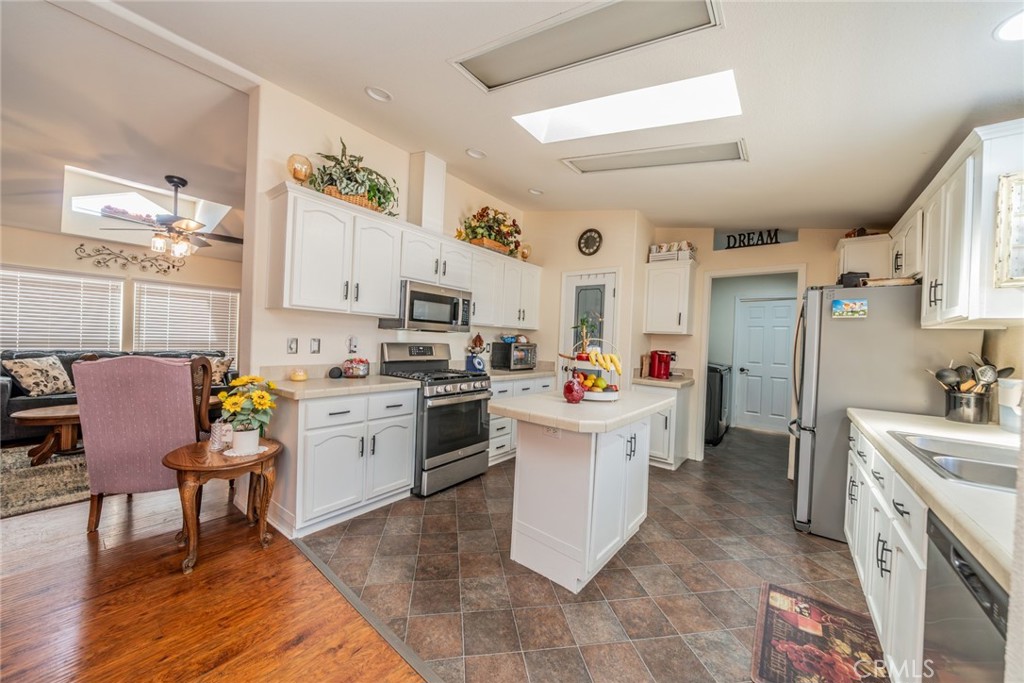 22241 Nisqually 121 Apple Valley CA, 9230864102145394179120