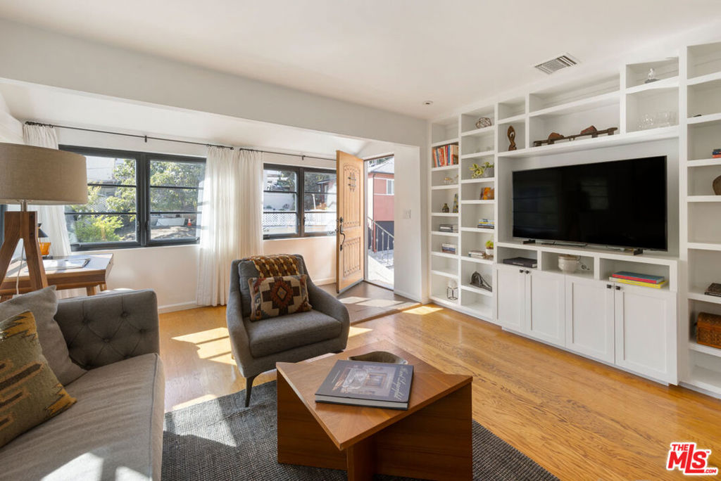3117 Berkeley Avenue, Los Angeles CA, 9002664129838583683120