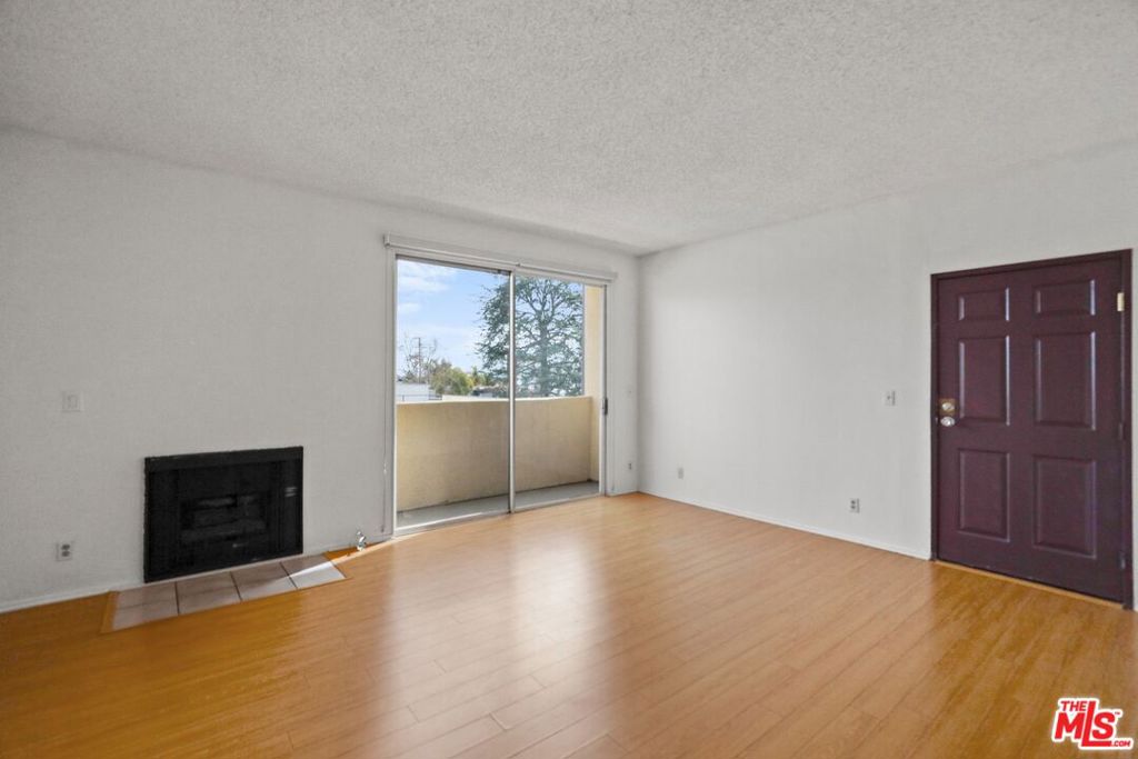 1920 Overland Avenue 103 Los Angeles CA, 9002564133724742786122