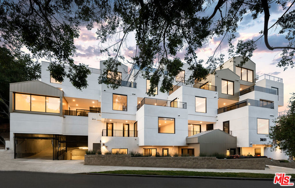 3651 Regal Place 203 Los Angeles CA, 9006864130786311427121