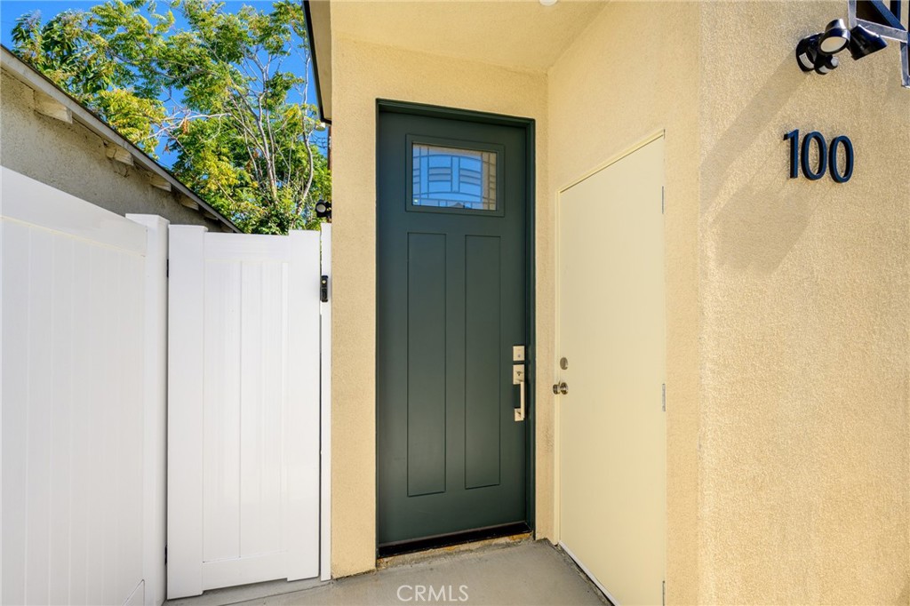 $3,600/month 1824 N Naomi 100 Burbank CA, 9150564134442413441121