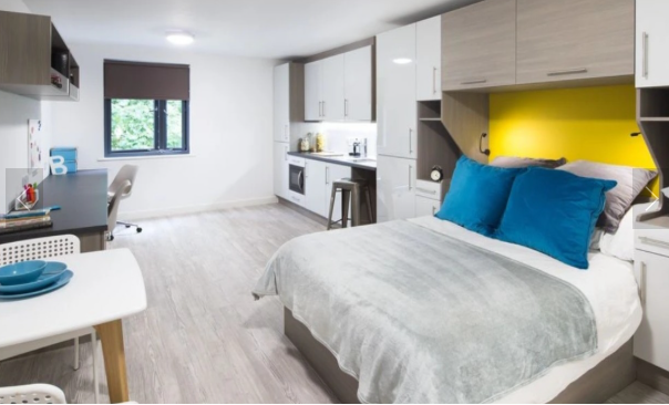 St Giles Studios64552674795138120