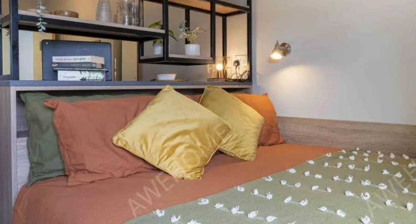 iQ Hammersmith - Studio Bronze Grande