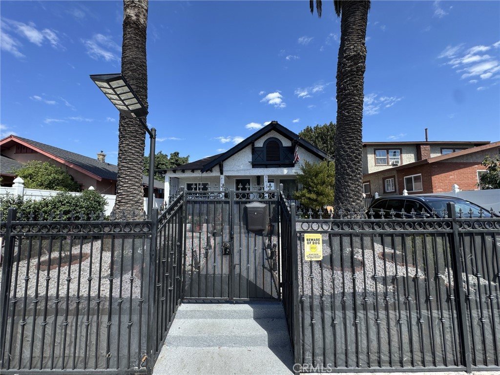 919 919 1/2 W 49th, Los Angeles CA, 9003763865752325761121