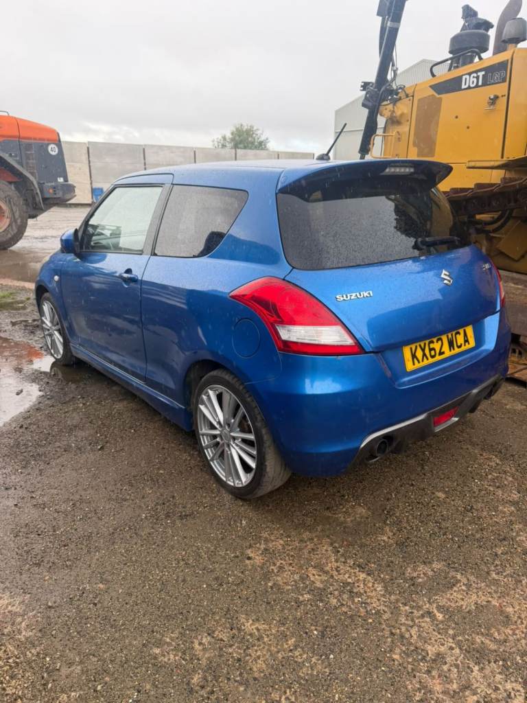 Suzuki, SWIFT, Hatchback, 2012, Manual, 1586 (cc), 3 doors