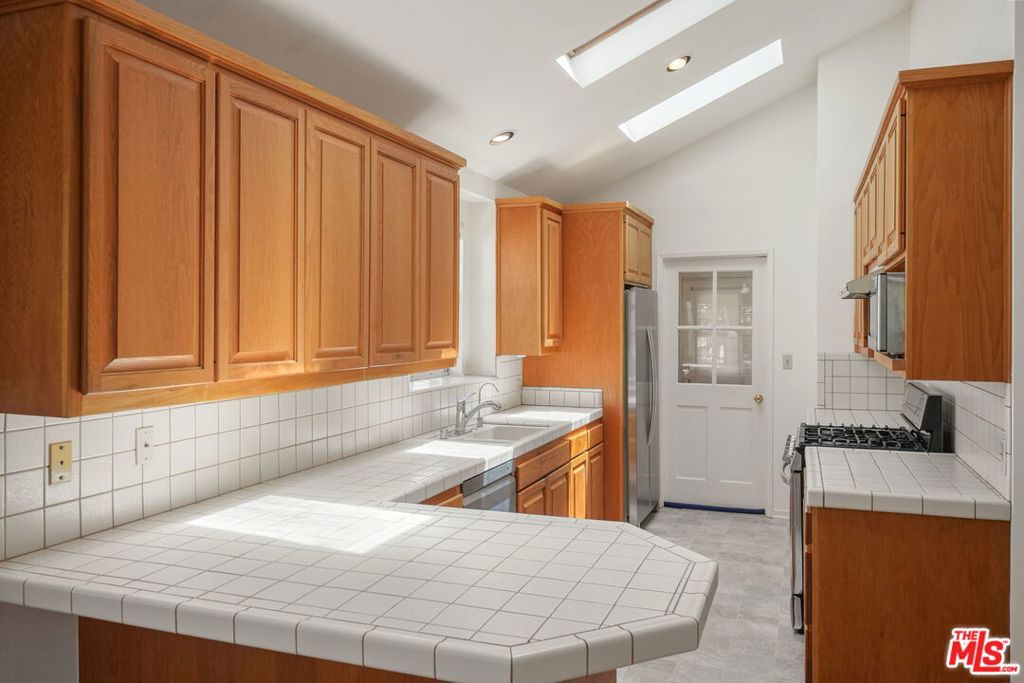 2534 Wellesley Avenue Los Angeles CA, 9006463634843679619122