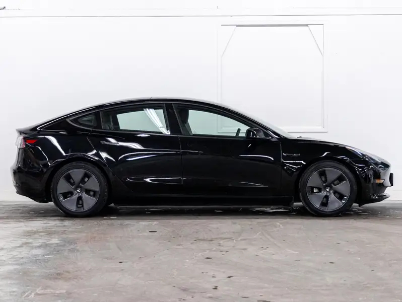 2021 Tesla Model 364833321222529121