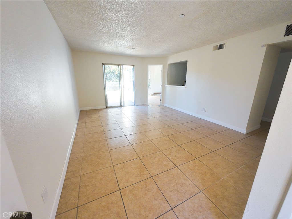 302 E Chestnut Avenue Santa Ana CA, 9270164130283286915121