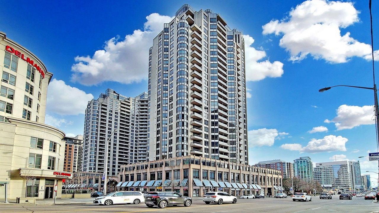 1720 15 Northtown Way