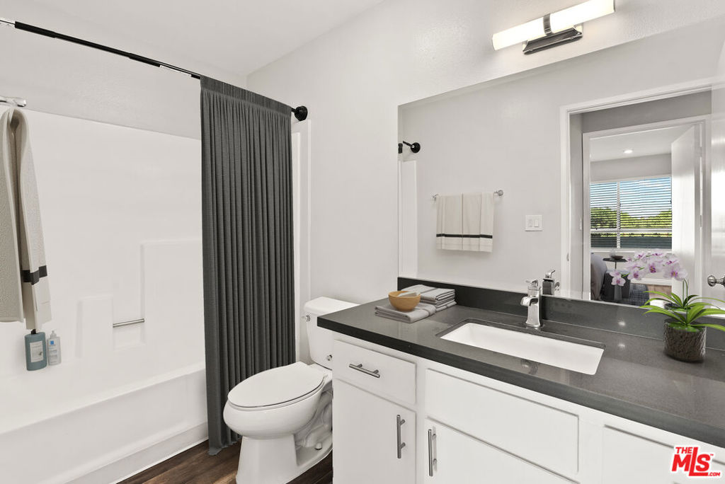 16550 Vanowen Street 311 Los Angeles CA, 9140664110159570434122