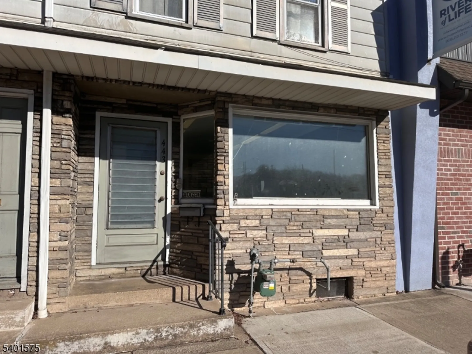 443 S Main St