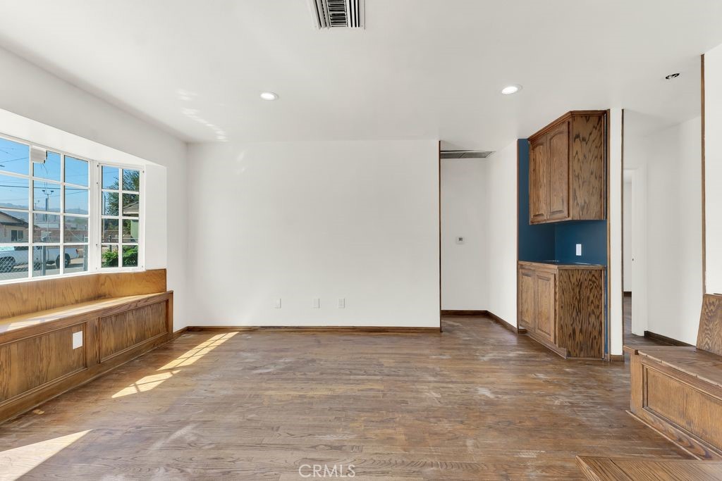 22319 Park Street Newhall CA, 9132163679296616193120