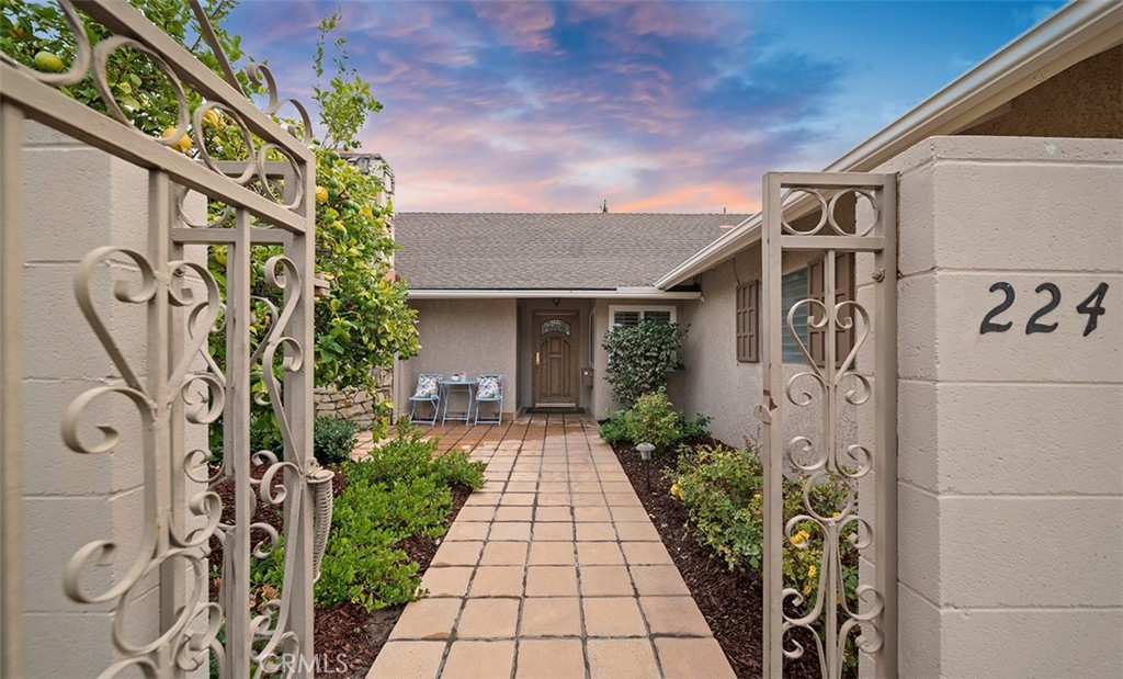 224 W Crystal View Avenue, Orange CA, 9286564096676327299122