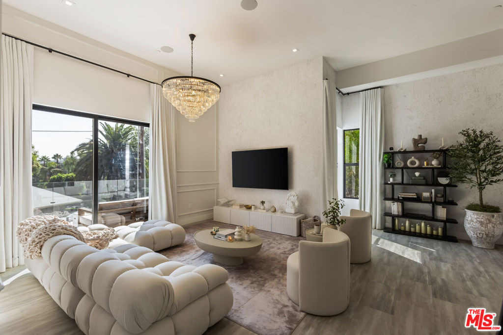 4967 Llano Drive, Woodland Hills CA, 9136464130039639170122
