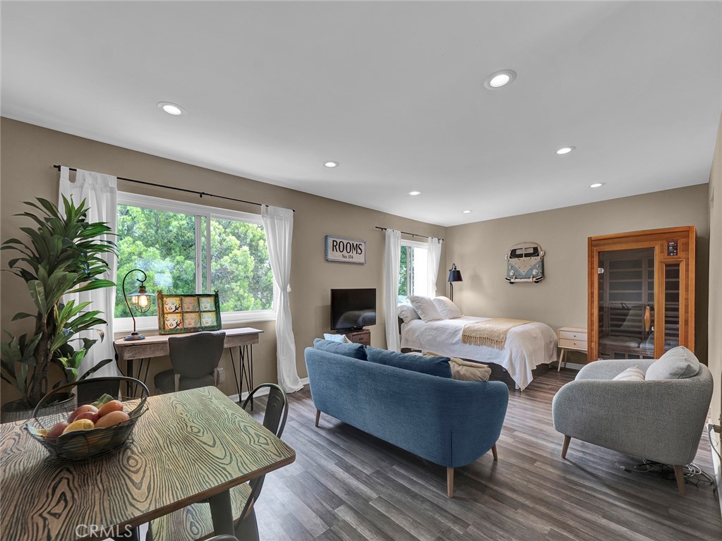 11813 Runnymede Street 44 North Hollywood CA, 9160564131396843650120