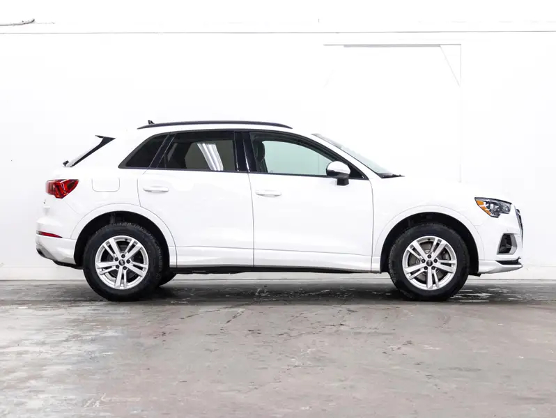 2021 Audi Q364485820294914121