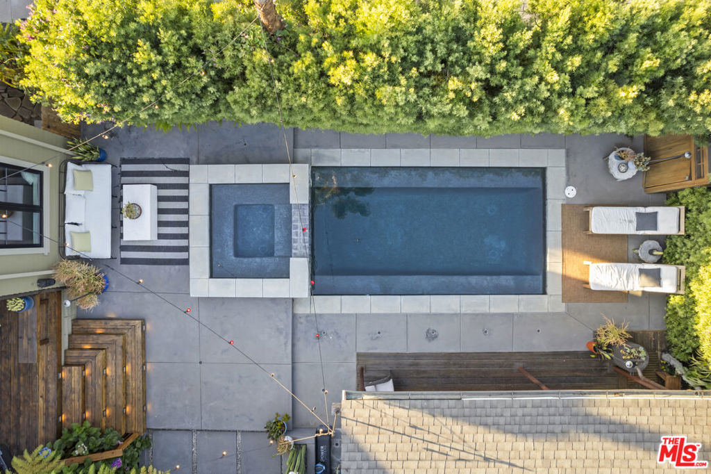 1528 N Curson Avenue, Los Angeles CA, 9004663701532846209122