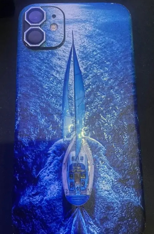 iPhone 1165103480550146121