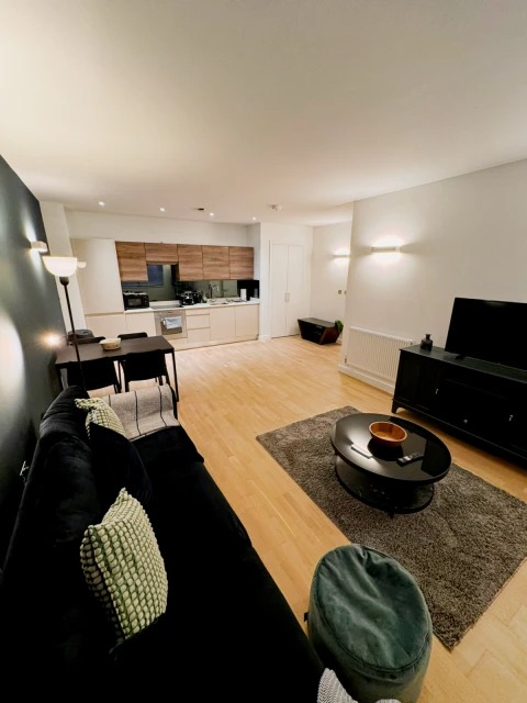 32 Upper King St64195300573954124