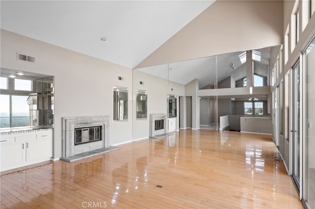 6 Saros 68 Irvine CA, 9260364134676223746122
